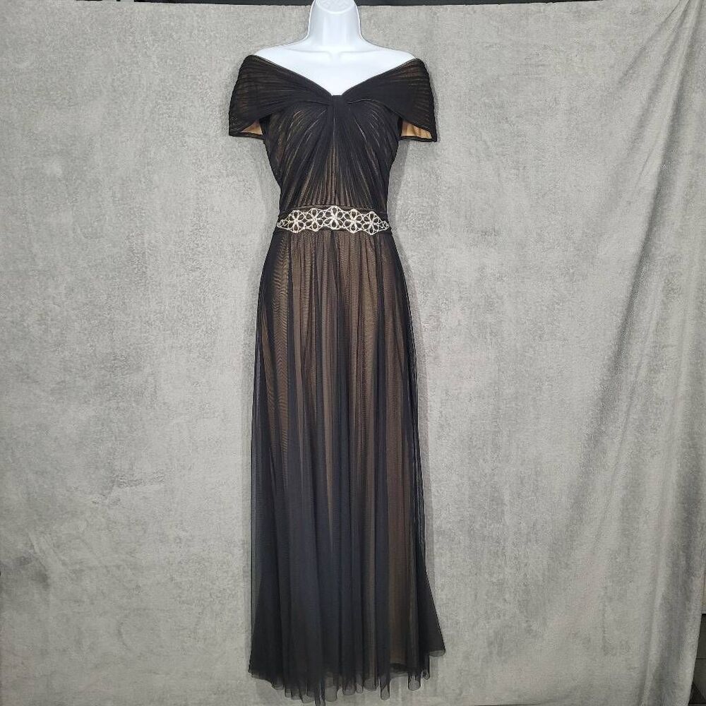 Tadashi Shoji Nude with Black Overlay Portrait Collar Pleated Mesh Gown Size 2